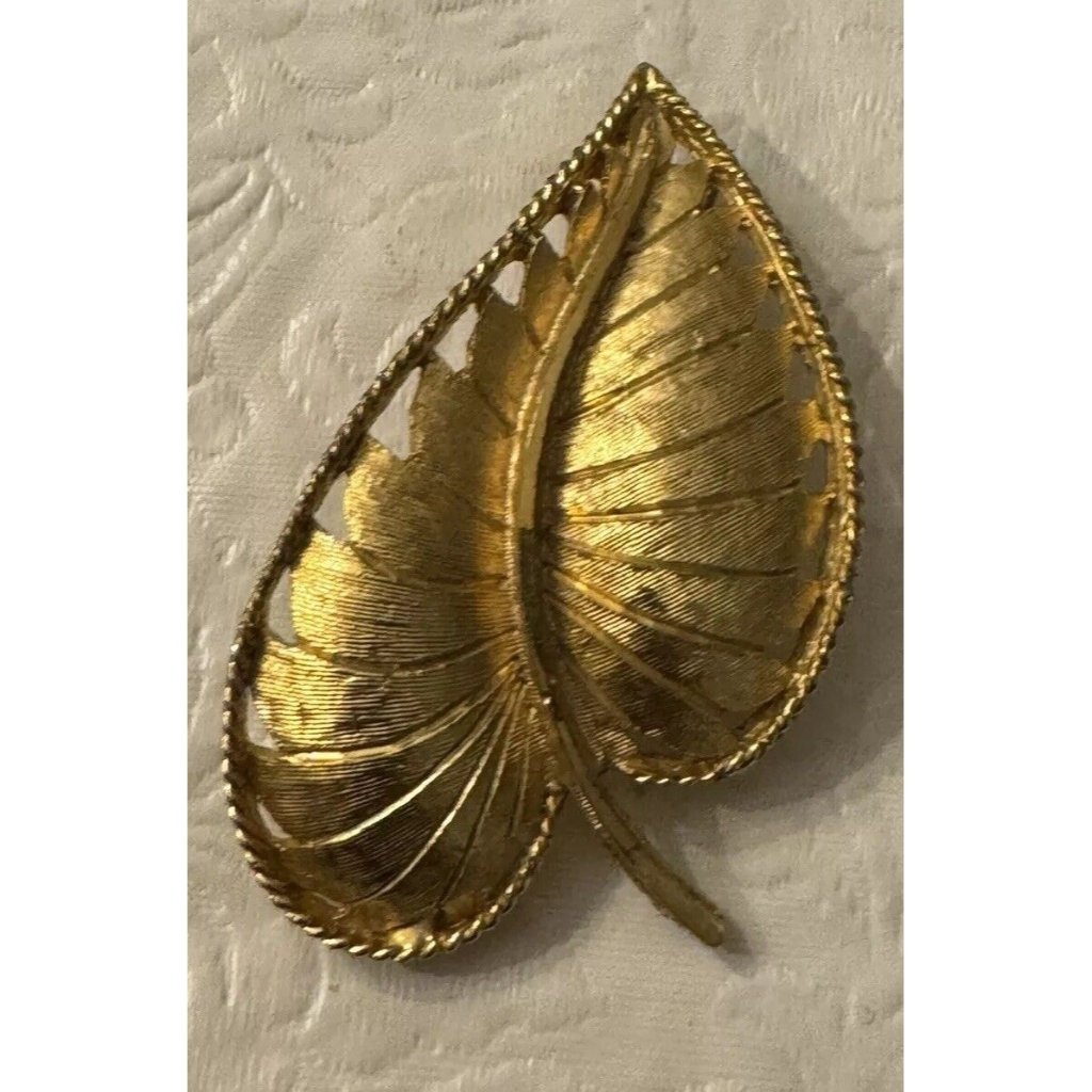 Vintage Bsk Brooch Gold Leaf Textured Pin Estate Retro Gadrooned Reticulated 12$